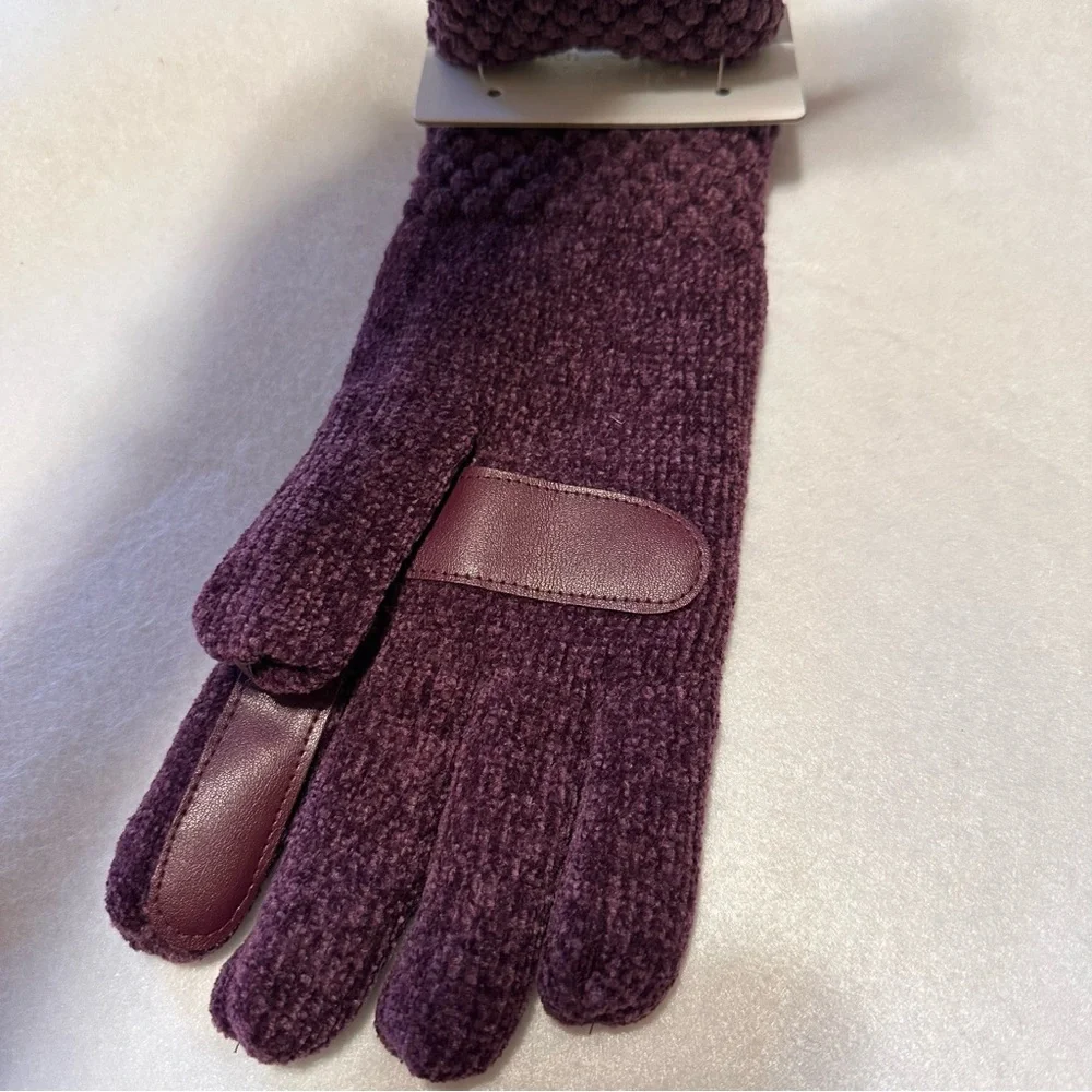 Women’s Isotoner Gloves - Picture 4 of 7